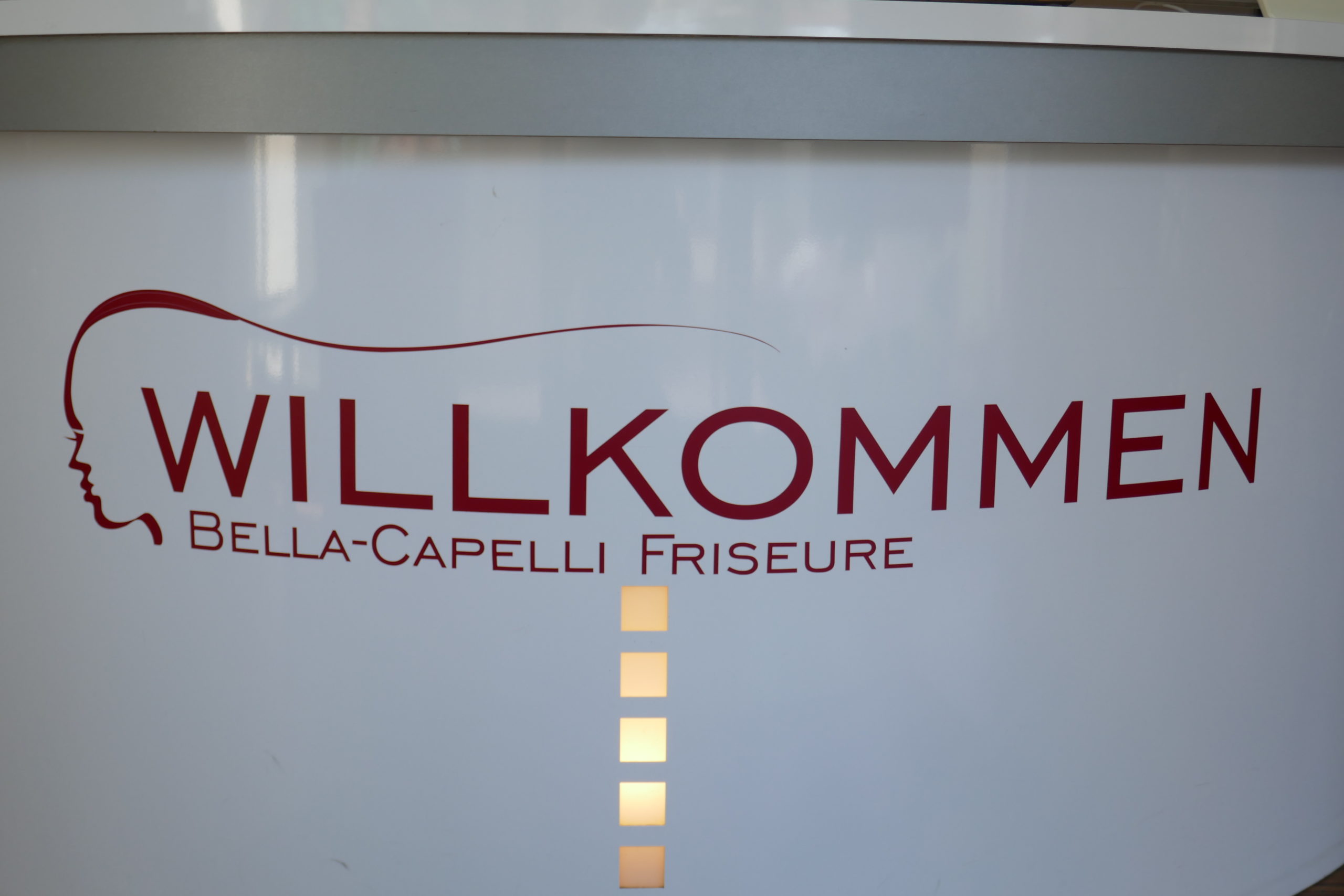 Aktuelle Haartrends und hochwertige Produkte - Wir beraten individuell & nehmen uns Zeit! Jetzt Termin bei Friseur Bella Capelli in Damstadt vereinbaren!